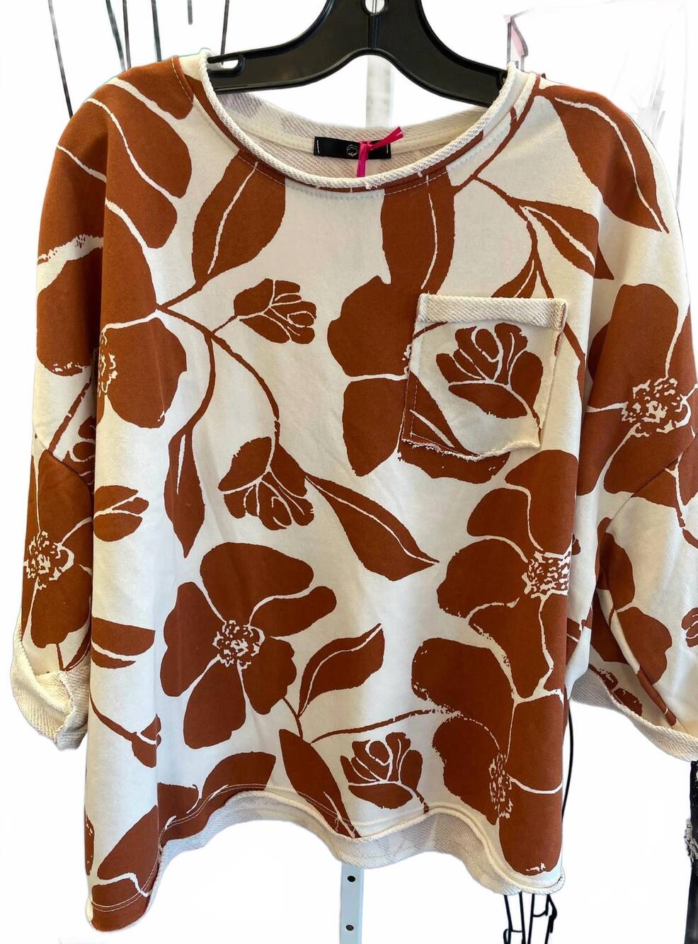 NEW YOLLY women's fall floral pullover top in cream & brown